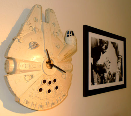 millennium-falcon-clock